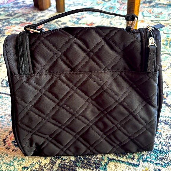 THE EDGE BEAUTY Black Quilted Women's Cosmetic Travel Bag - Picture 4 of 8